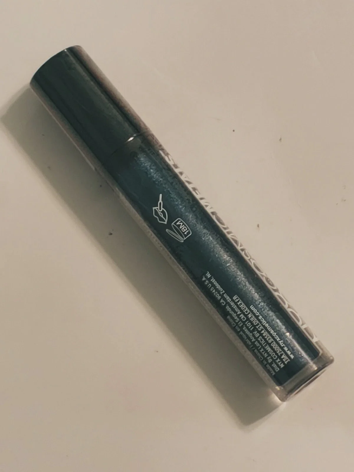 NYX Cosmic Metals Lip Cream Deep CMLC 04 Dark Nebula