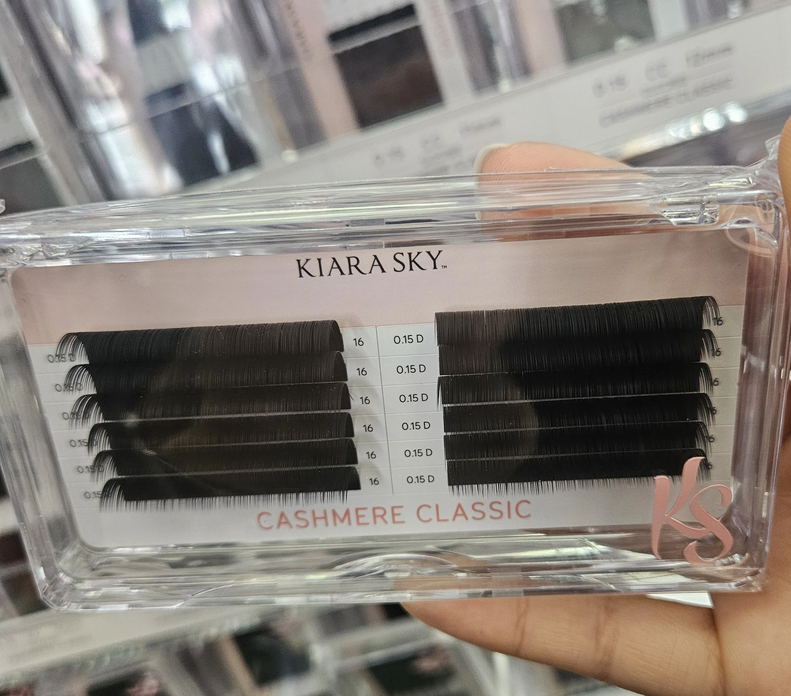 Kiara Sky Lash Extensions Cashmere Classic Thickness 0.15 Curl D Length 16mm CLD1516
